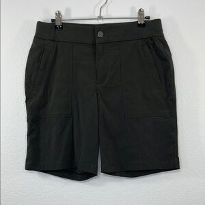 Athleta Trekki Bermuda Short Dark Olive size 4 Ripstop Hiking Trails‎ Outdoors